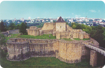 Taxe intrare mai mari pentru vizitatorii de la Cetatea de Scaun a Sucevei şi Muzeul Satului |