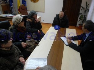 protest in fata prefecturii suceava