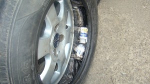 tigari ascunse in pneuri