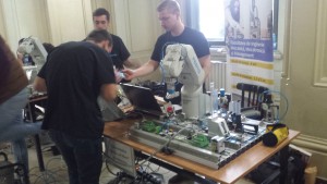 Echipa USV in concurs la proba Sisteme mecatronice cu robot industrial
