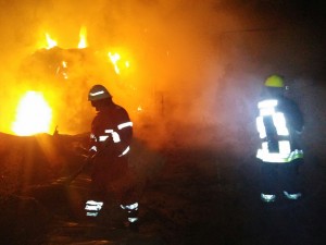 incendiu- case cuprinse de flacari suceava (45)